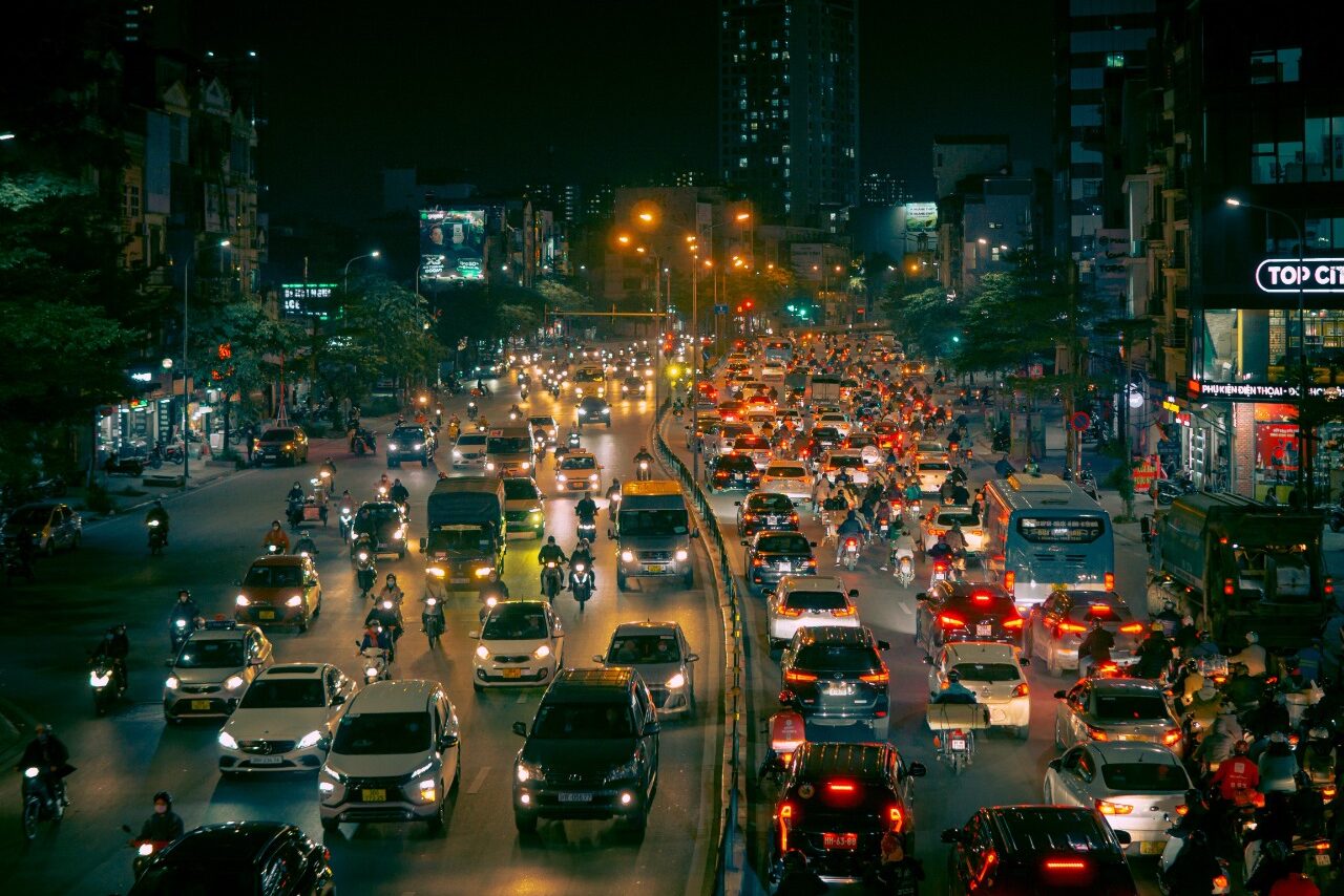 Air quality monitoring for traffic pattern optimisation